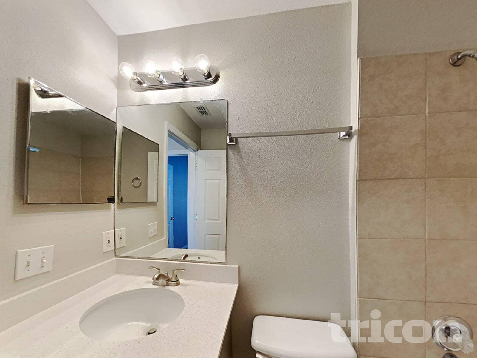 Building Photo - 7403 High Bluff Rd N