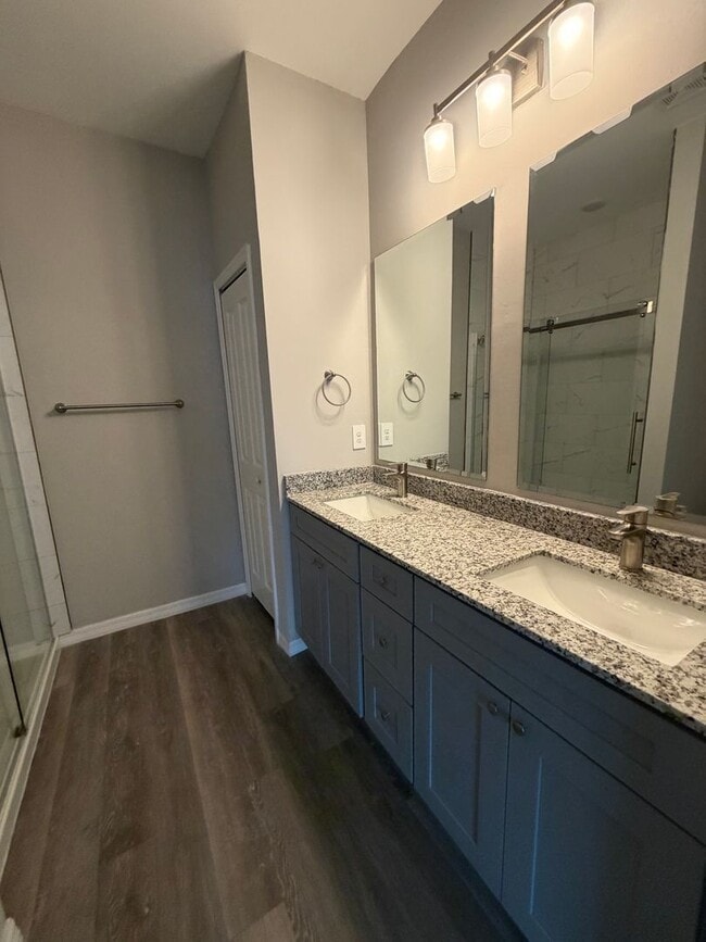 Building Photo - 1156 Melville Rd