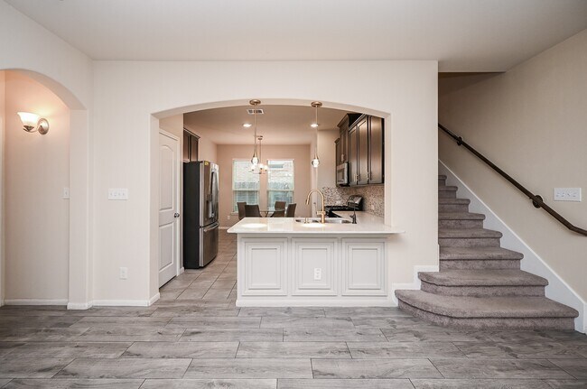 Building Photo - 23919 Villa Lisa Dr