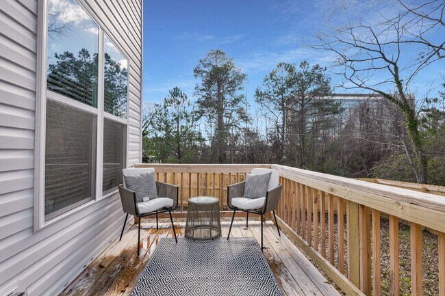 Building Photo - 717 Utley St