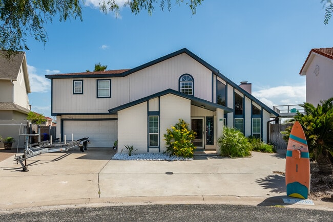 Building Photo - 13705 Cayo Cantiles St
