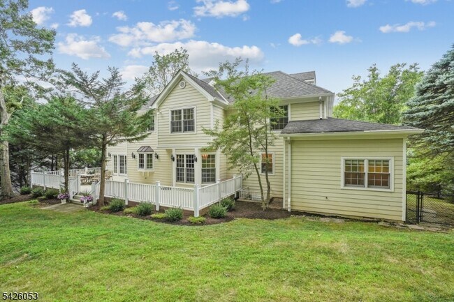 Building Photo - 236 Long Hill Dr