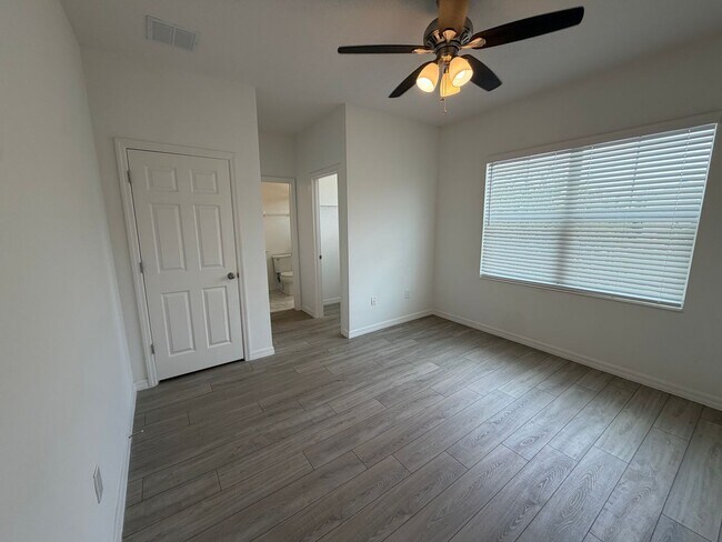 Building Photo - 8191 Mosaic Ln