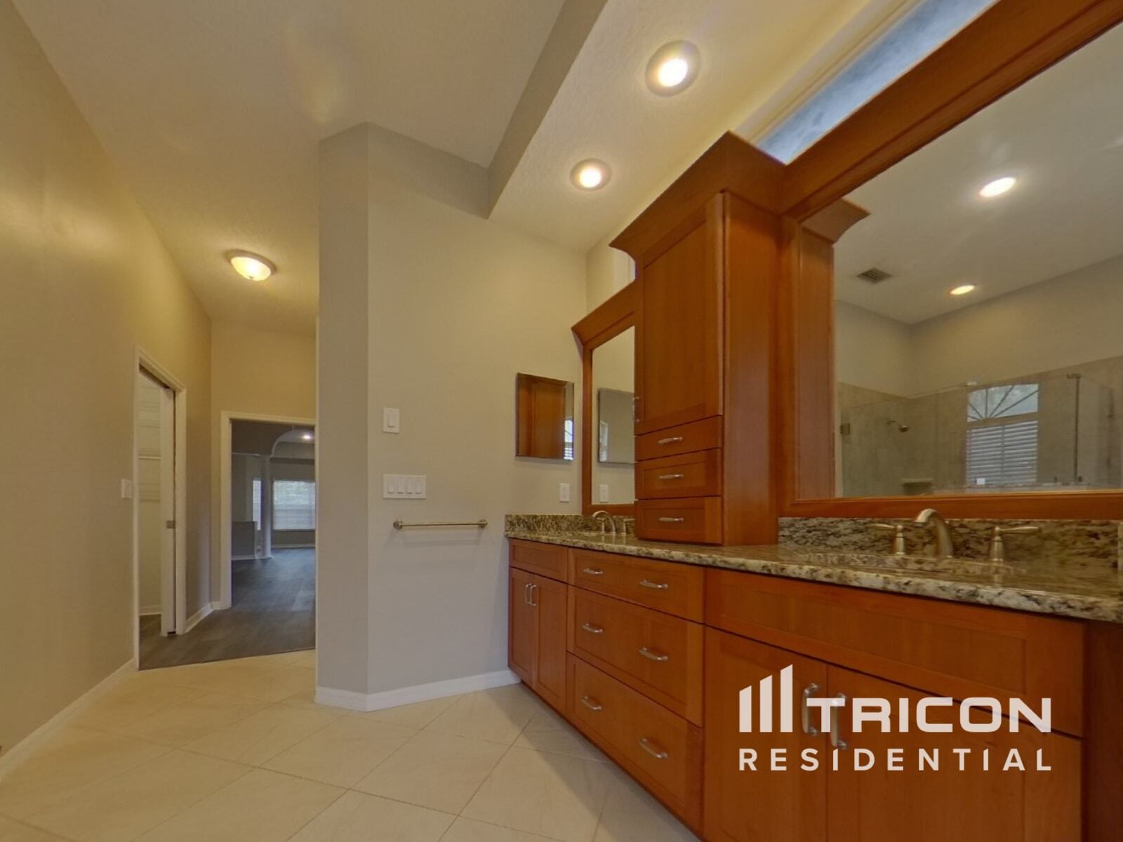 Building Photo - 258 Shady Oaks Cir