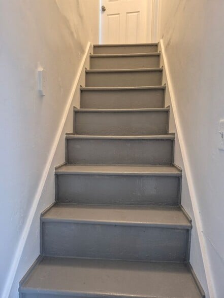 Building Photo - 98 Columbia St