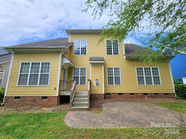 Building Photo - 2701 White Pines Court
