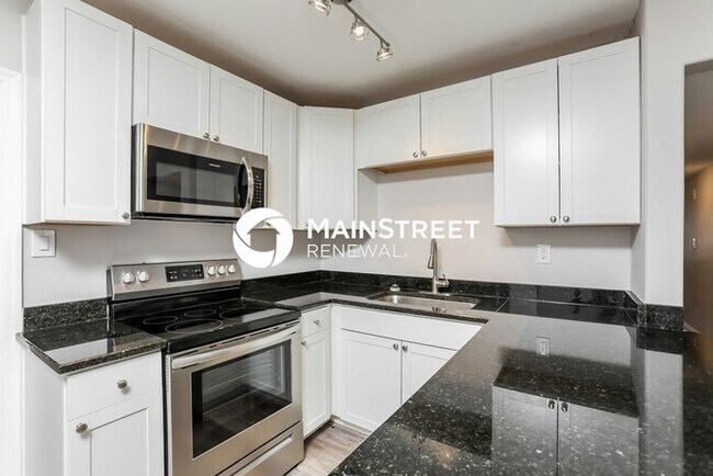 Building Photo - 3 Bedroom Pet-Friendly Home in Mount Dora, FL with Main Street Renewal