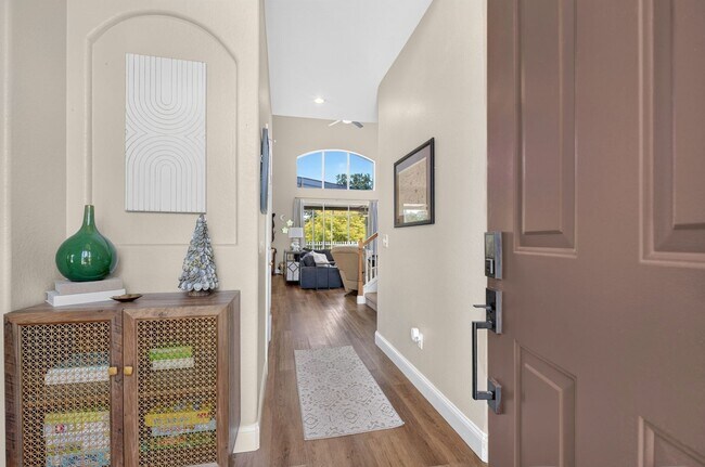 Building Photo - 353 Lake Amberleigh Dr