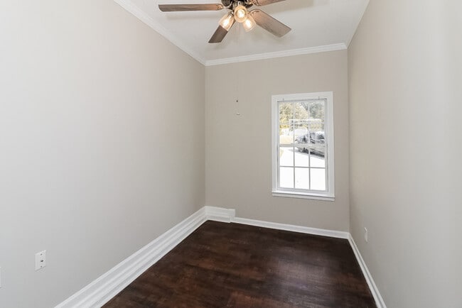 Building Photo - 156 Cook Rd NW