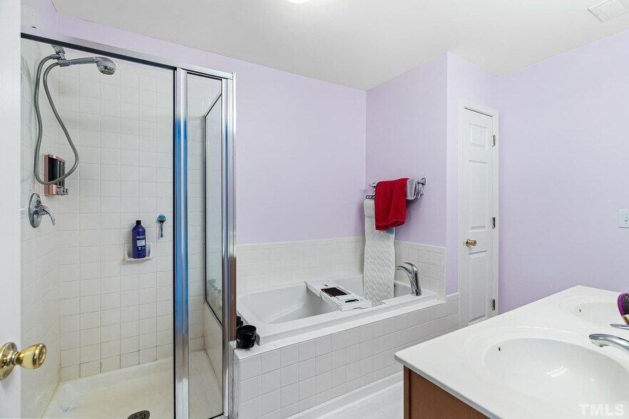 Building Photo - Room in Townhome on Ivory Run Way