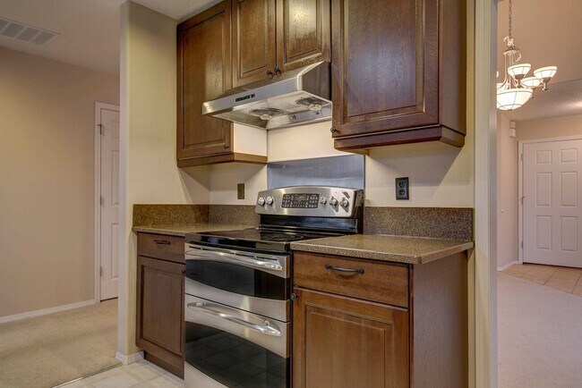 Building Photo - Bethany Single Family Home 4 Bed + Office 2.5 Bath!