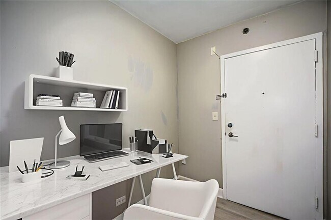 Building Photo - 620 Peachtree St NE