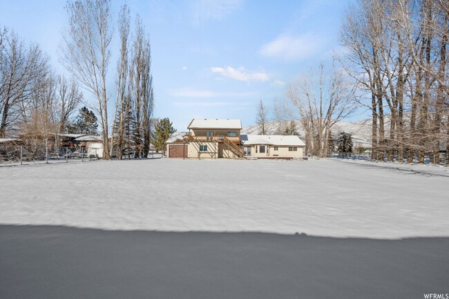 Building Photo - Beautiful home in Eden with amazing views ...