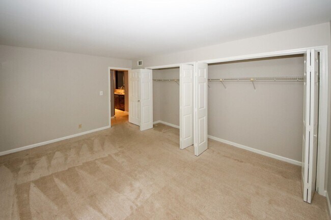 Building Photo - Secluded Community Near The Perimeter Mall