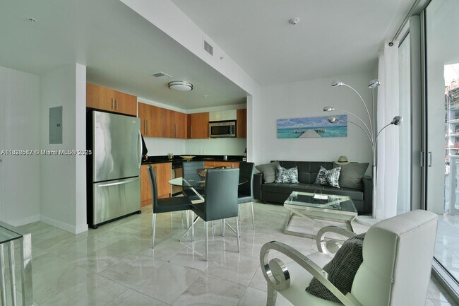 Building Photo - 300 S Biscayne Blvd