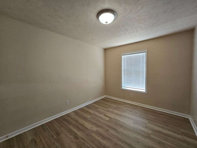 Building Photo - 6780-1 Willowbrook Dr ~ Stewarts Creek