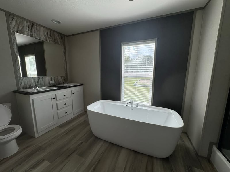 Building Photo - 90 Peach St