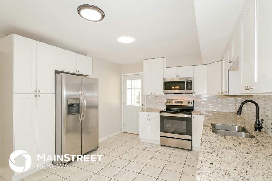 Building Photo - 14834 Frais Dr