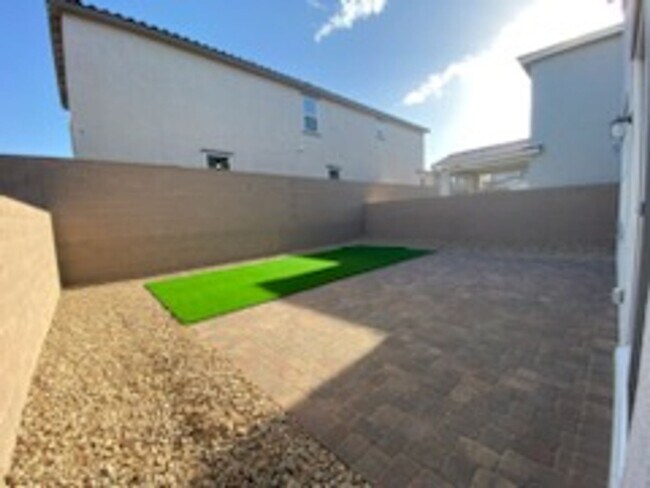 Building Photo - Gorgeous 4 bedroom ENERGY STAR certified 2...
