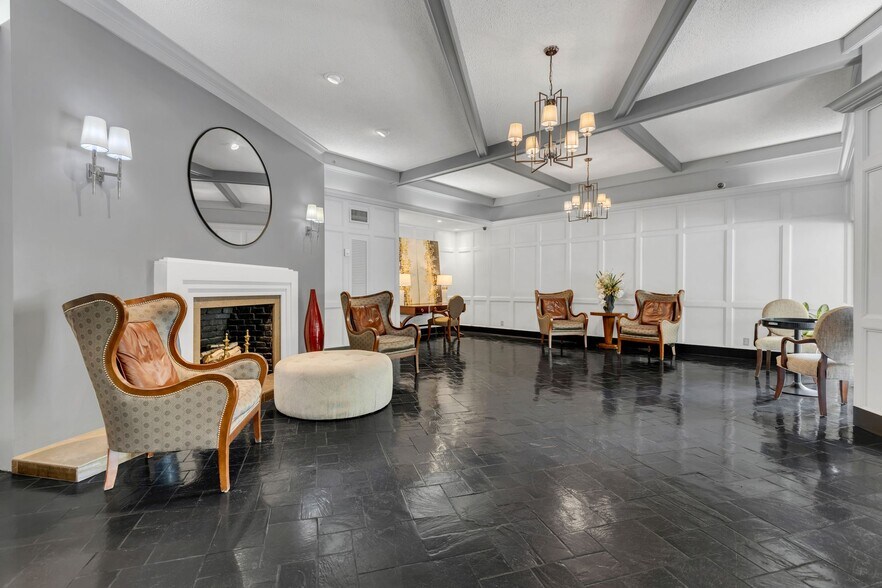 Building Photo - 6666 Brookmont Ter