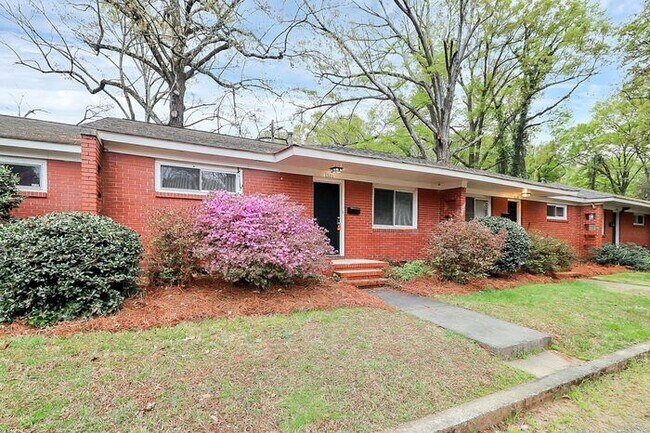 Building Photo - Charming 2BD/1BA Unit on Pecan Ave!