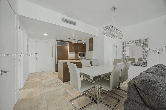 Building Photo - 485 Brickell Ave