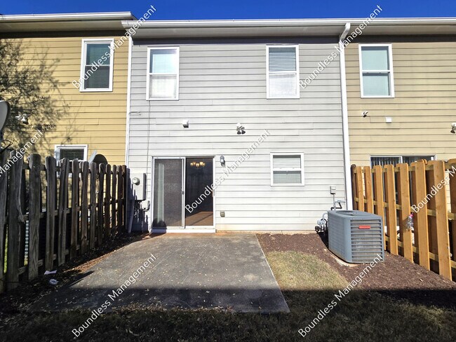 Building Photo - 1722 Coleville Oak Ln