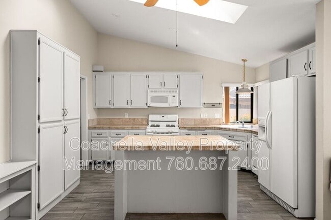 Building Photo - 43922 Warner Trail