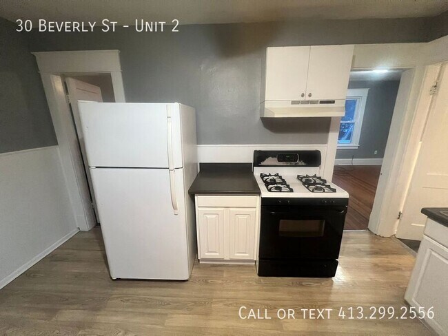 Building Photo - 30 Beverly St