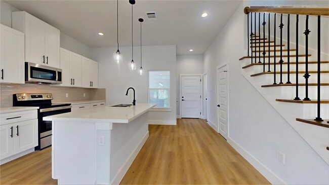 Building Photo - 12244 Kirkgard Dr