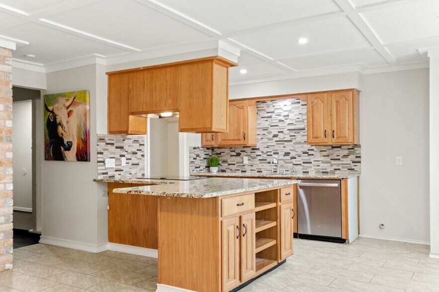 Building Photo - 301 Hallmark Dr