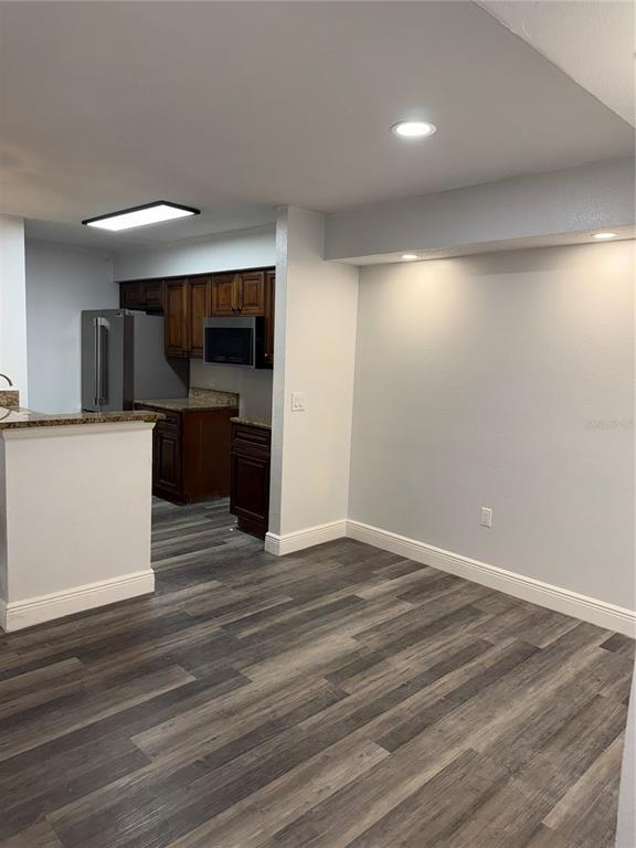 Building Photo - 9481 Highland Oak Dr