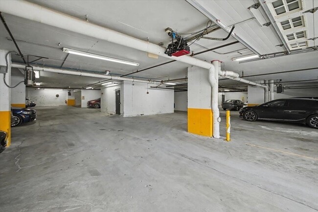 Building Photo - 4301 Park Ave