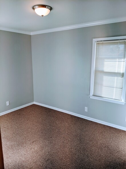 Building Photo - 807 Arlington Ave