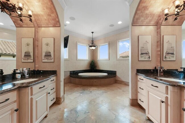 Building Photo - 12375 Tramonto Dr