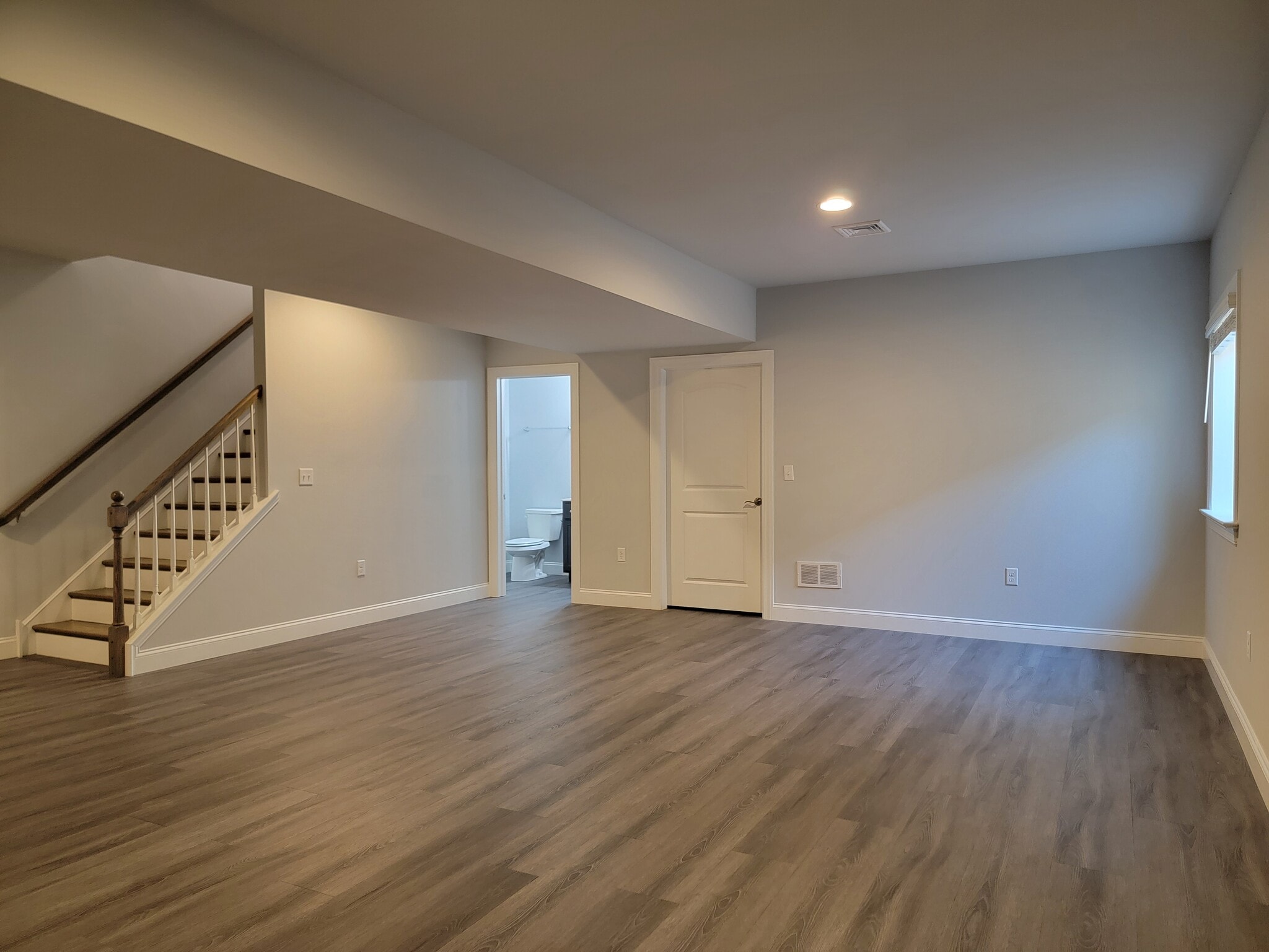 Building Photo - 213 Buckton Dr