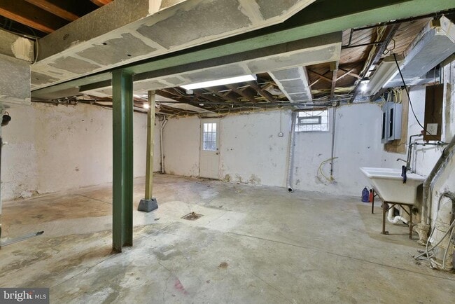 Building Photo - 8106 Cadwalader Ave