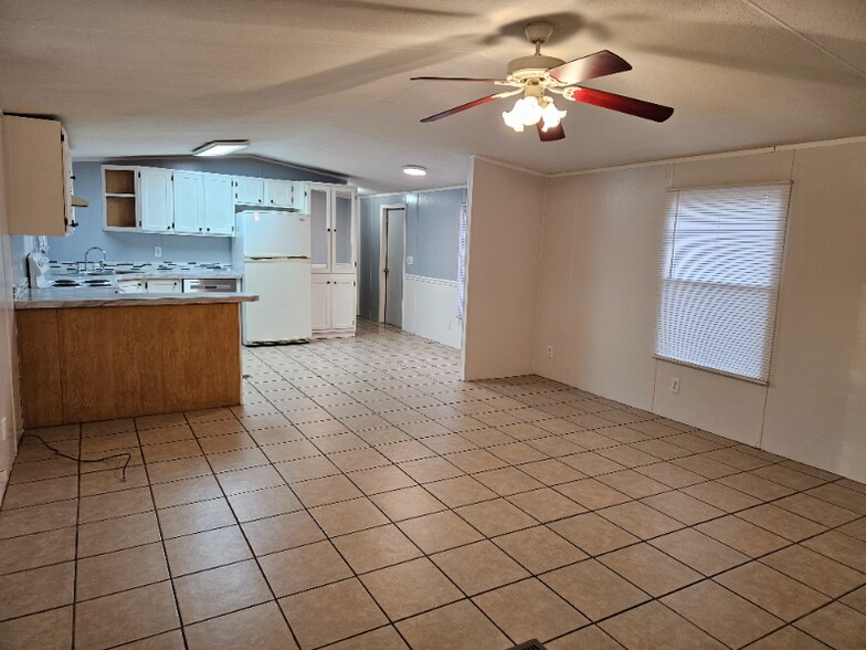 Building Photo - 1057 Hibiscus Rd