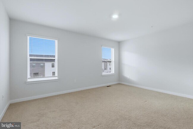 Building Photo - 369 Soft Rush Ln