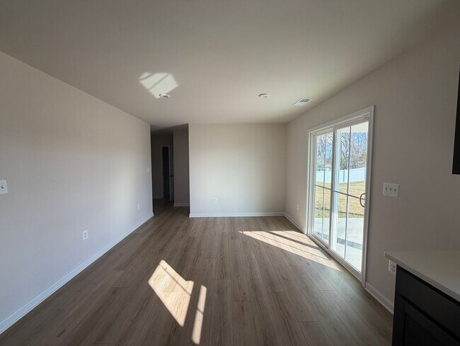 Building Photo - 59 Glacier Ave