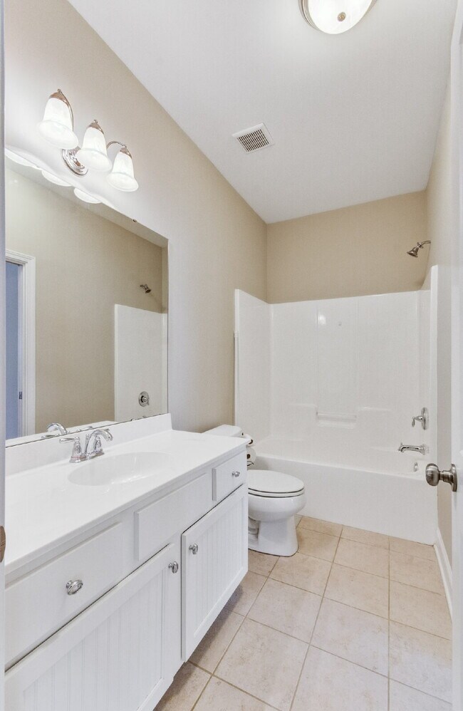 Building Photo - 2005 Kings Gate Ln