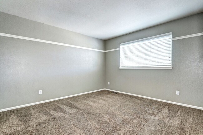 Building Photo - Location! Park Vista in Northglenn 3bed/2....