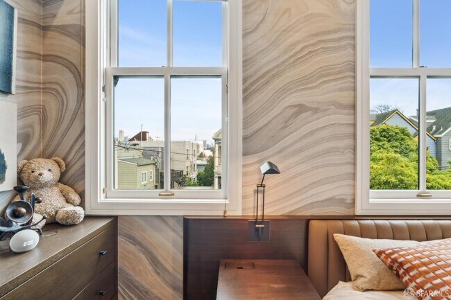 Building Photo - 7 Seymour St