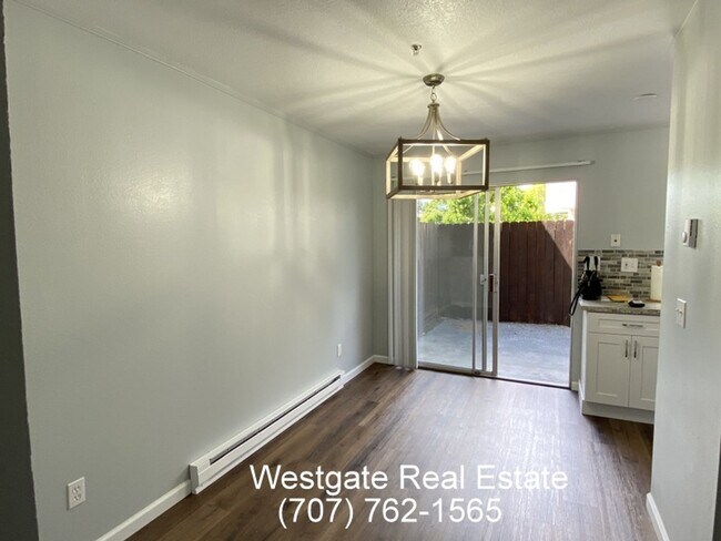 Building Photo - 1016 Eleanor Ave