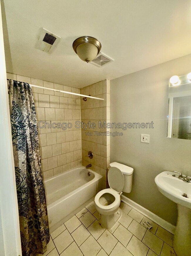 Building Photo - 5739 S Calumet Ave