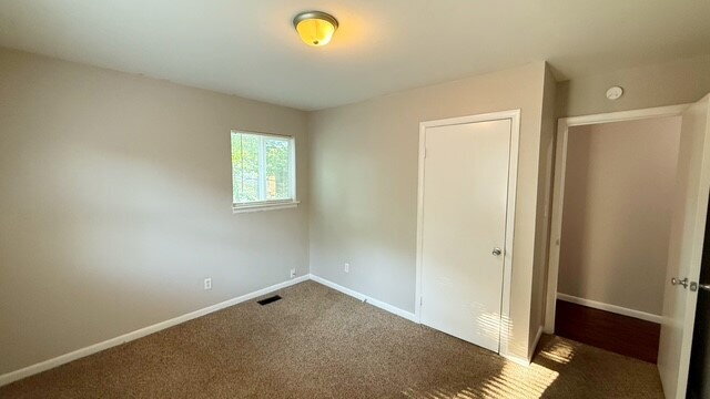 Building Photo - WARREN TWP - 4 BEDROOM TWO STORY WITH 2.5 BATHS AVAILABLE NOW!