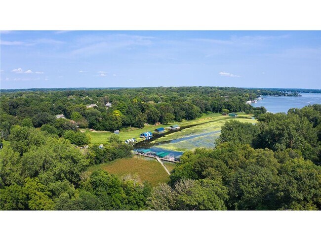 Building Photo - 5585 Orchard Cove