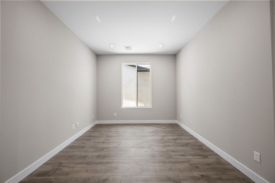 Building Photo - 1318 Rockwood Dr