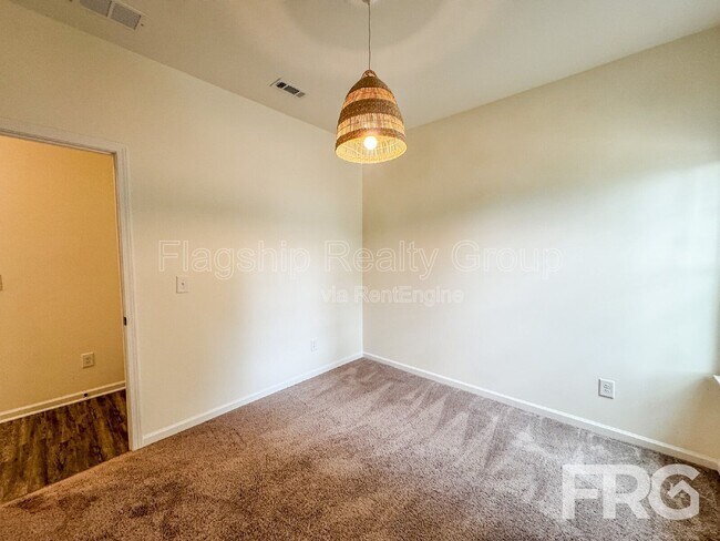 Building Photo - 3919 Wilum Cir