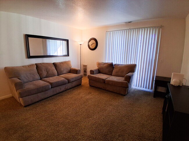 Building Photo - 104 W 1230 N St